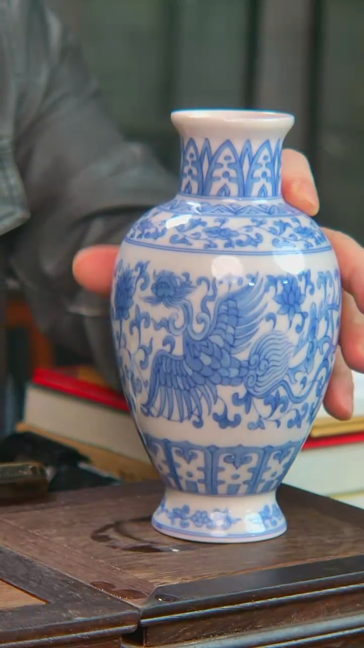 瓷央博文化瓷器交流龙凤青花瓶