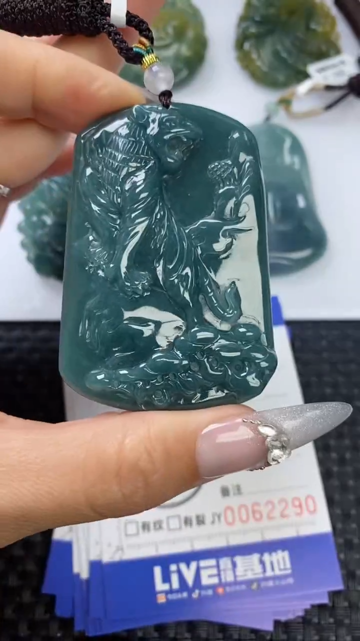 【闪购商品】翡翠颈饰未镶嵌1111111111111111