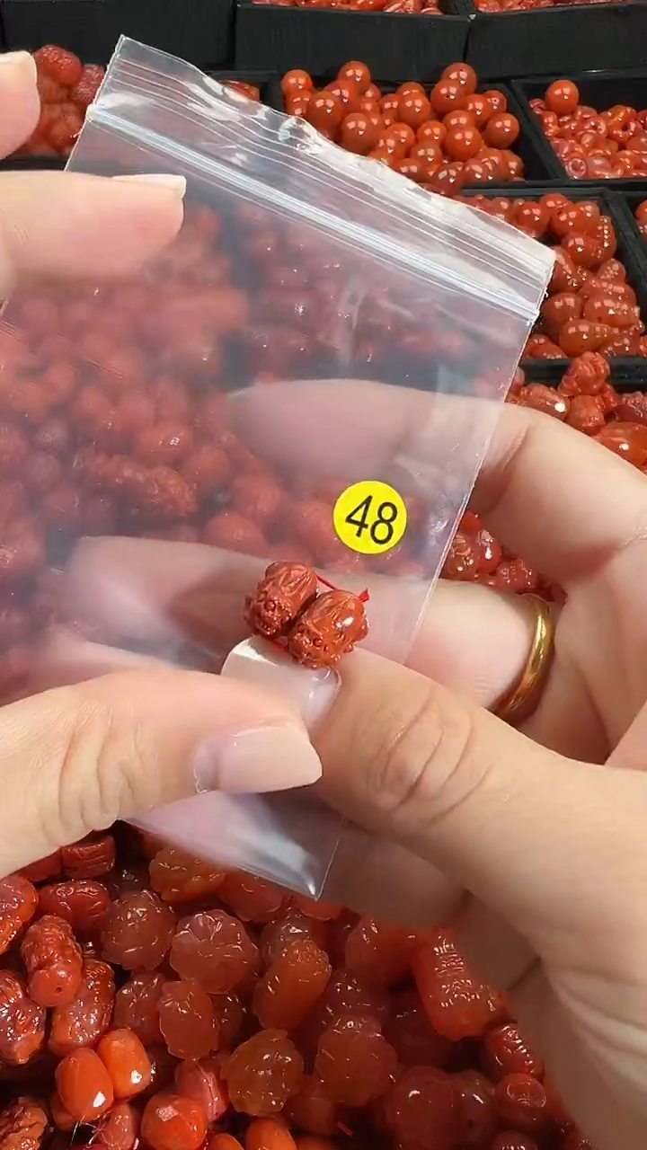 颈饰未镶嵌南红玛瑙1