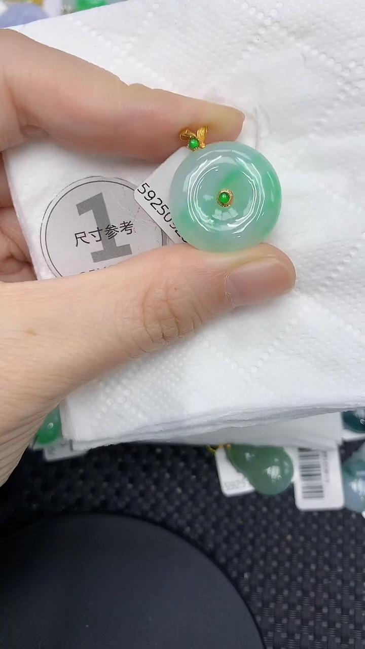 颈饰18K金镶嵌翡翠11111111