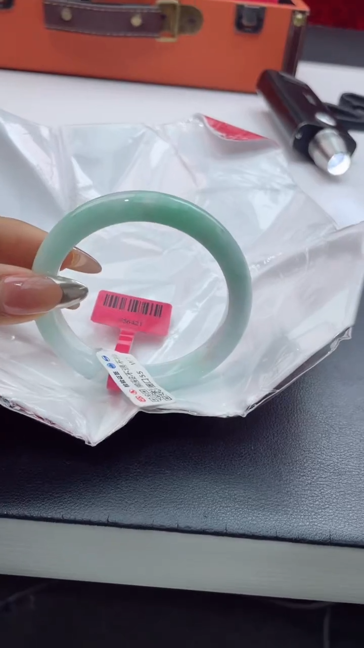 【闪购商品】翡翠手镯未镶嵌8翡翠手镯
