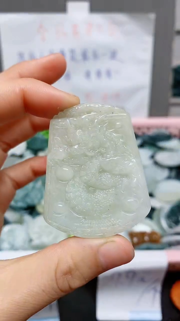【闪购商品】翡翠颈饰未镶嵌天然翡翠A货