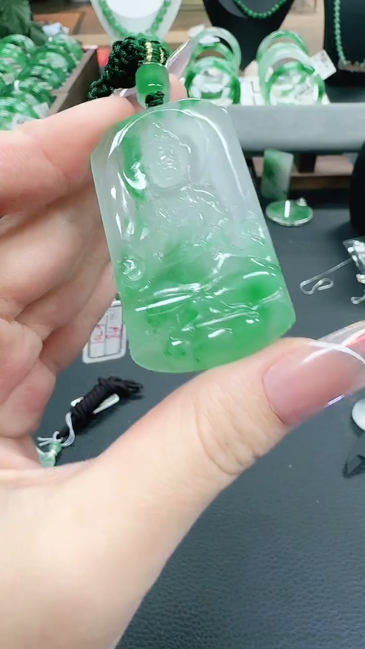 未镶嵌1石英质玉（非洲翠）古*斋/0750