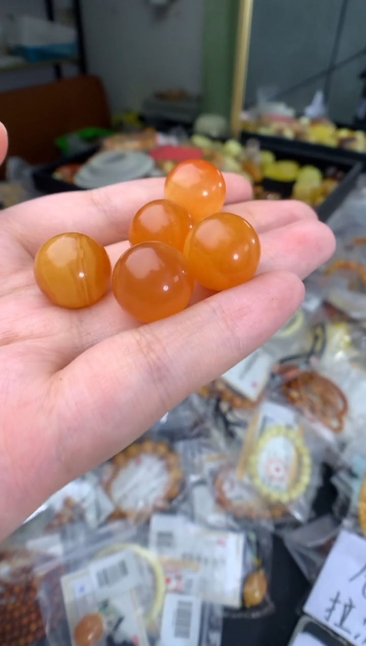 蜜蜡未镶嵌珠宝奇石多样性发一件