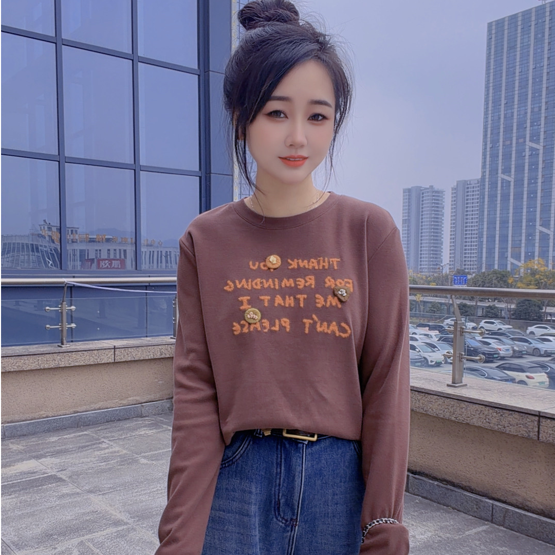 丹丹精选--7176251新款圆领字母立体花朵图案磨毛打底上衣