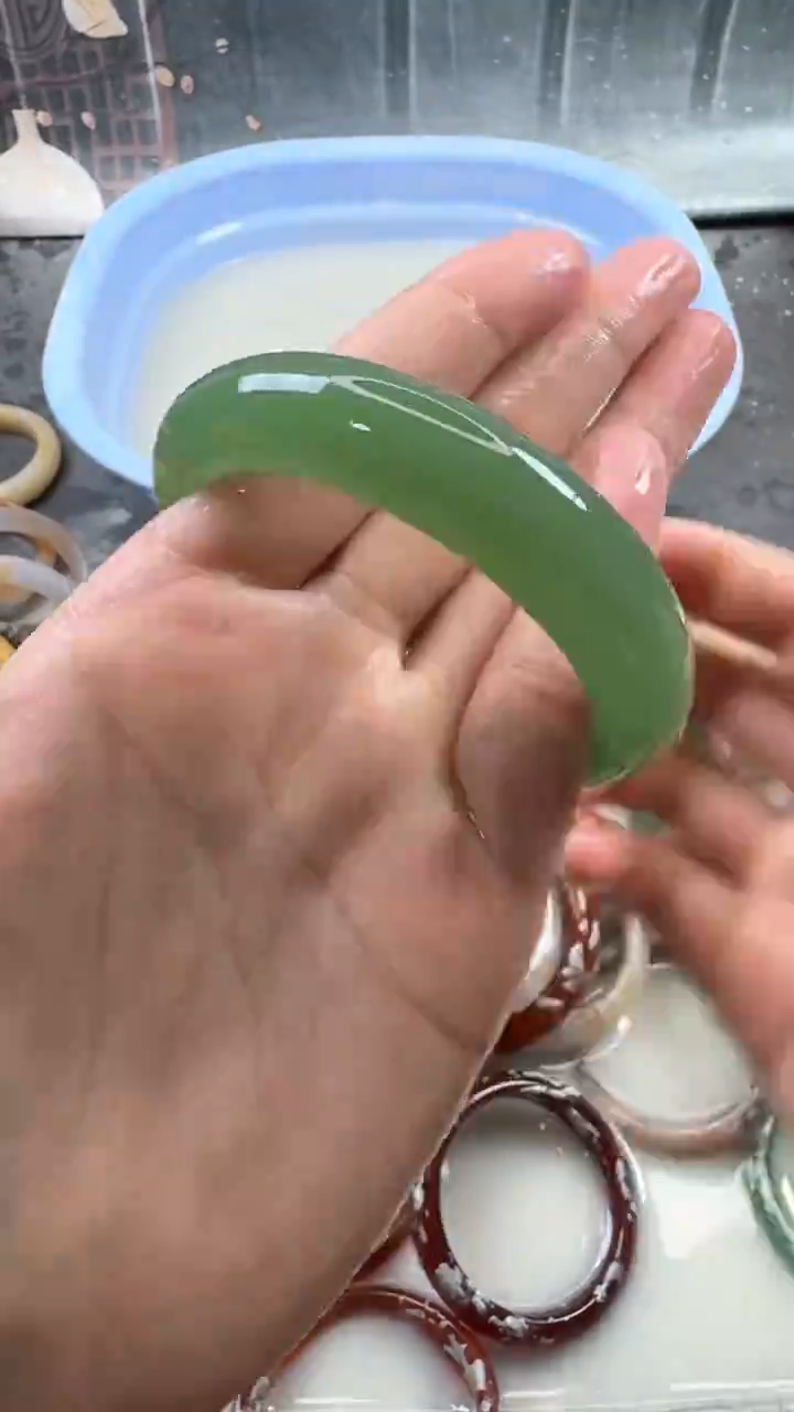 【闪购商品】石英质玉手镯未镶嵌97