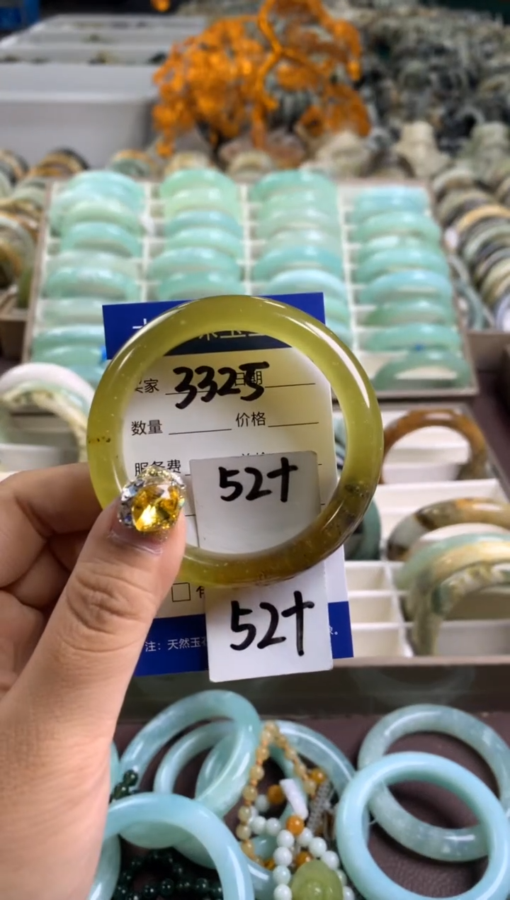 【闪购商品】蛇纹石玉手镯未镶嵌3325