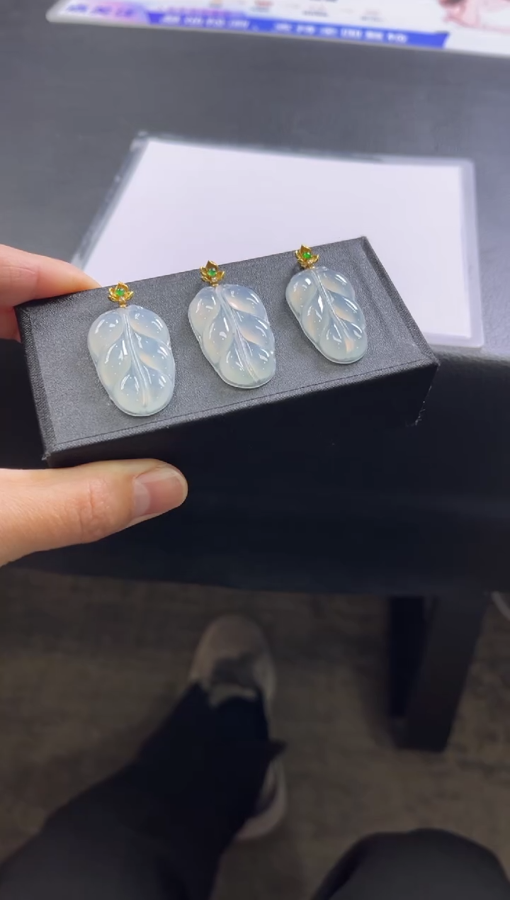 【闪购商品】翡翠颈饰18K金镶嵌A343 /多样性发一件/配绳子