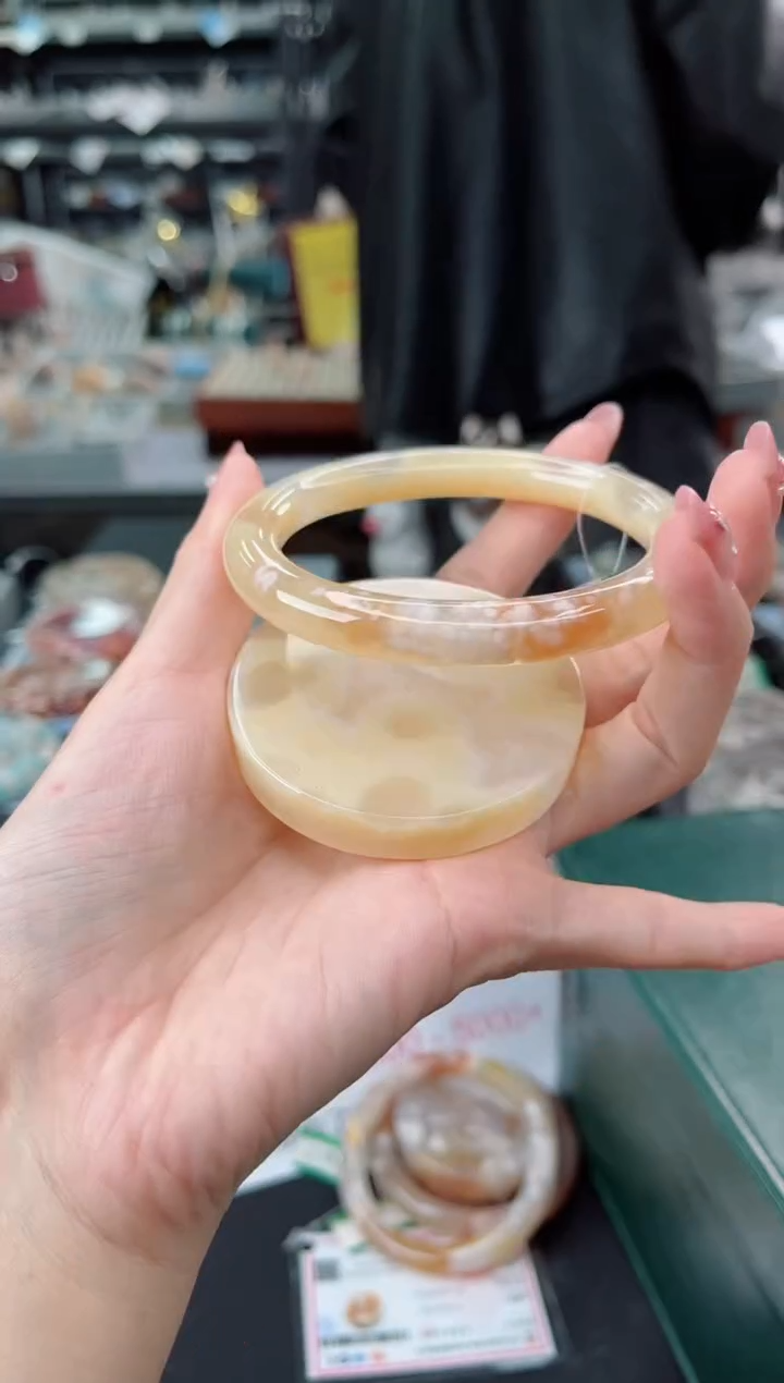 【闪购商品】石英质玉手镯未镶嵌63圈口（赠品镯心）6508148