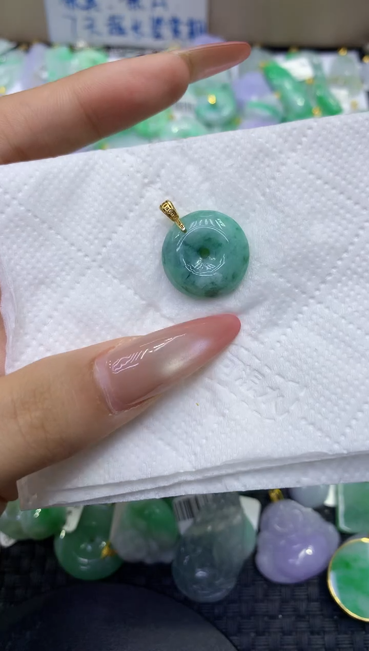 颈饰未镶嵌翡翠天然缅甸A货翡翠1