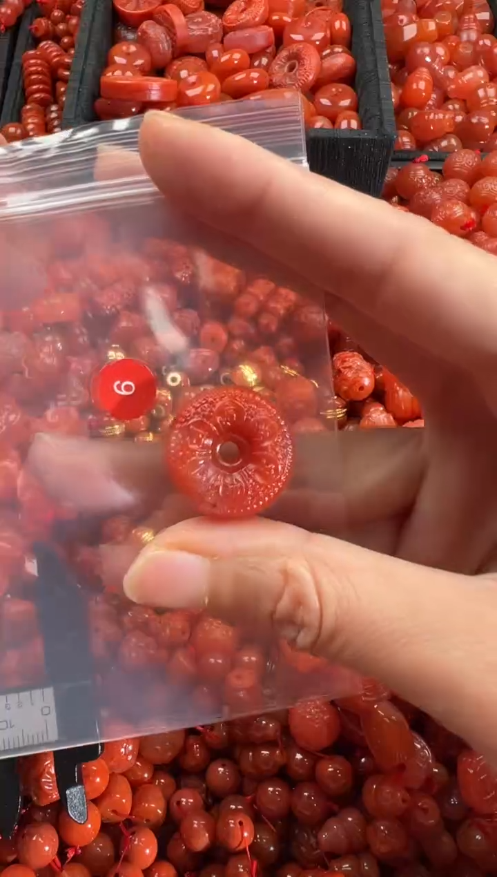 【闪购商品】南红玛瑙颈饰未镶嵌1