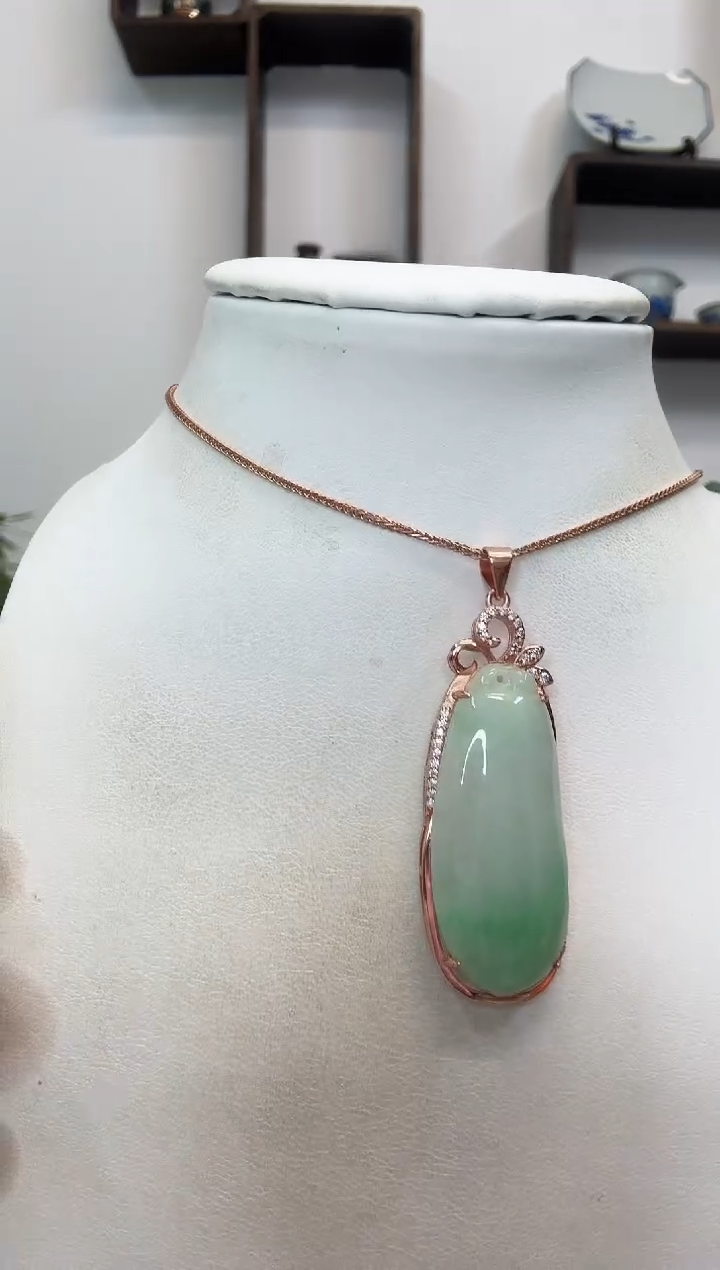 吊坠(赠链)银S925镶嵌翡翠福瓜玫瑰边