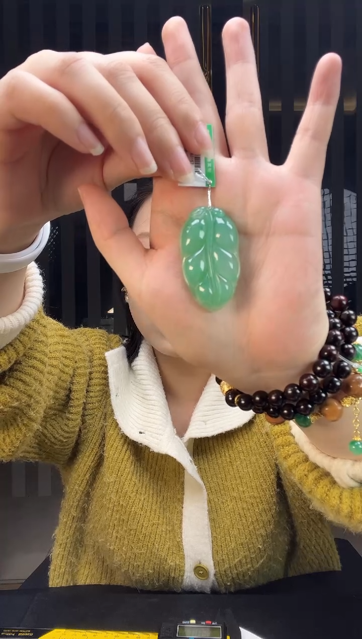 未镶嵌手镯石英质玉（非洲翠）手镯 石英质玉（非洲翠）