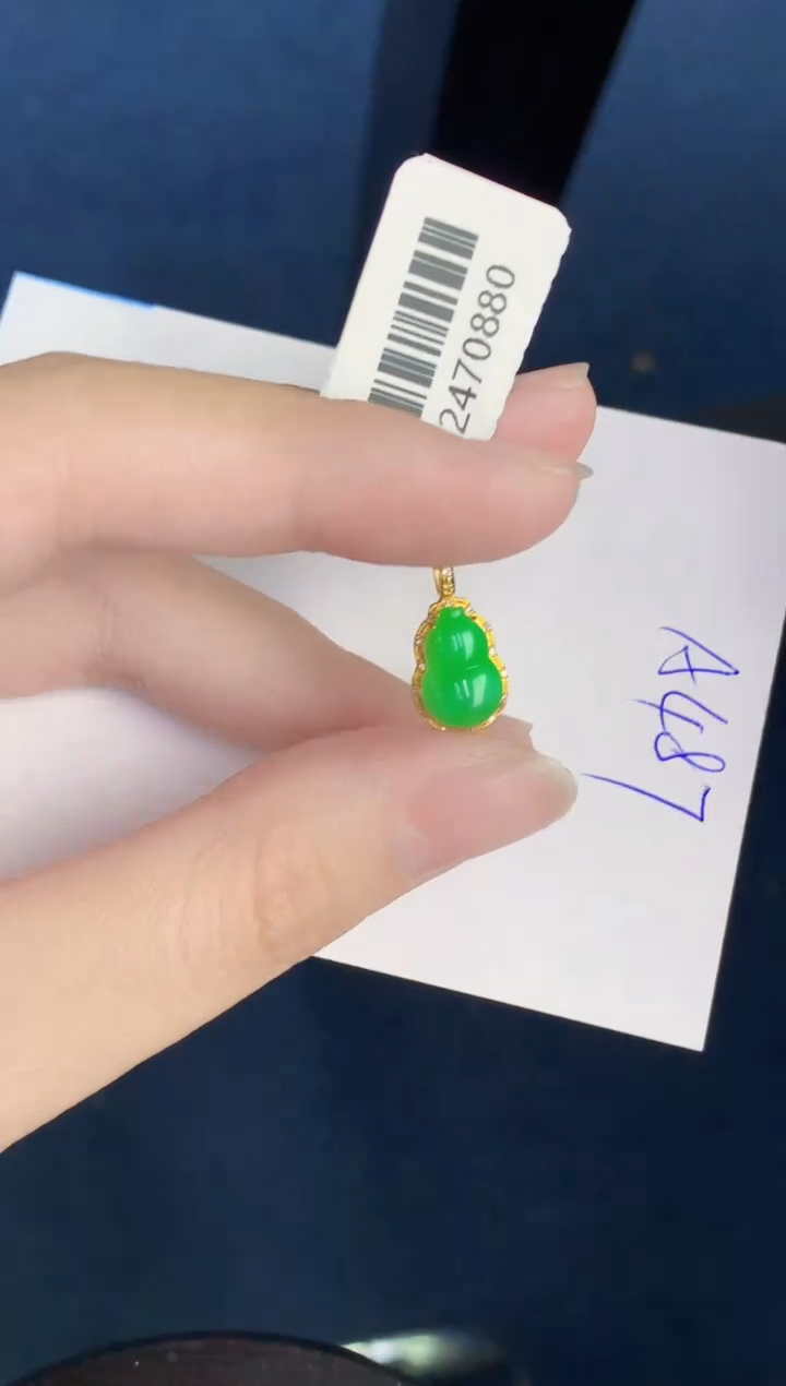 翡翠18K金镶嵌颈饰000000000