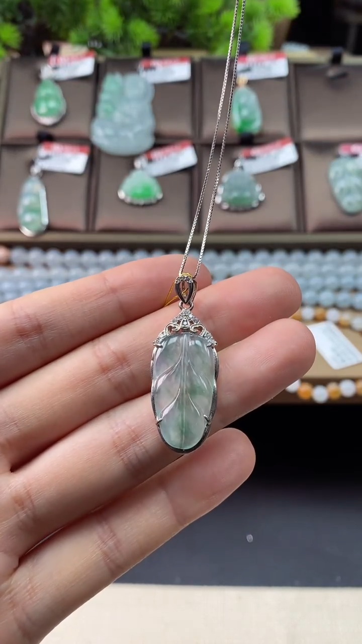 【闪购商品】翡翠颈饰银S925镶嵌叶子