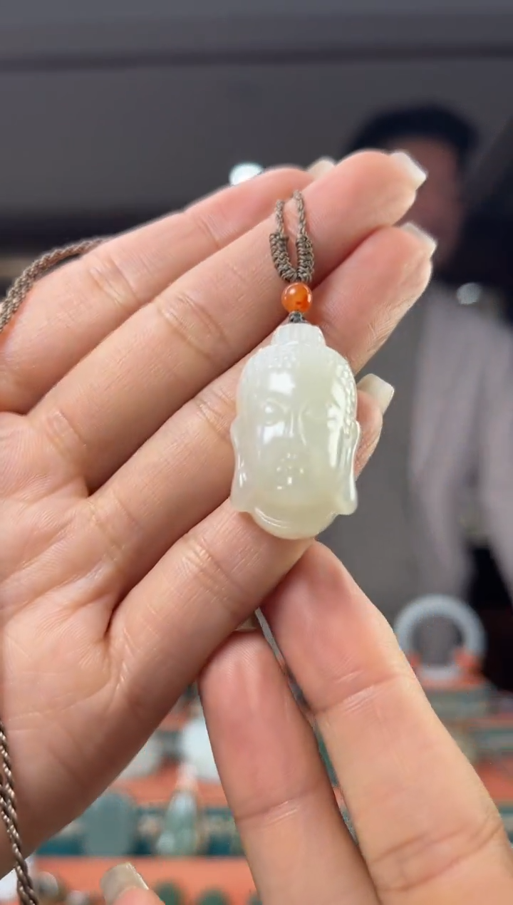 颈饰未镶嵌和田玉佩佩