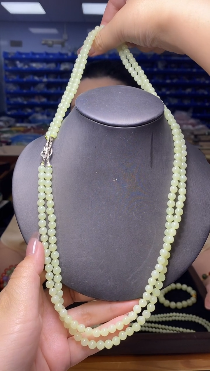 和田玉未镶嵌颈饰   多样性发货发其一