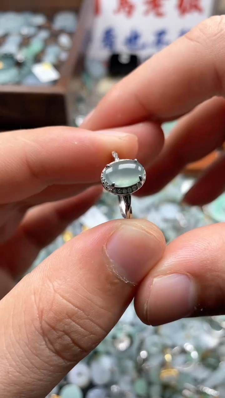 【闪购商品】翡翠颈饰未镶嵌哥哥