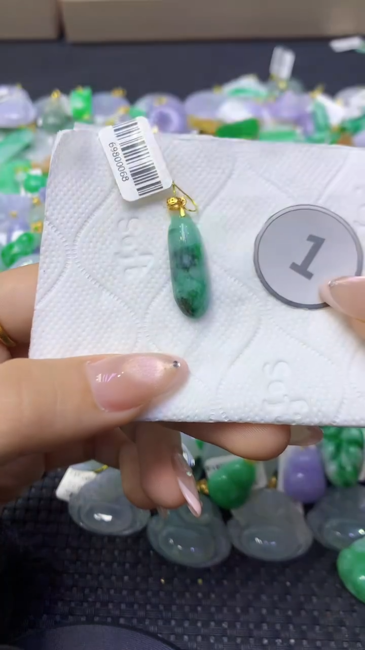 颈饰未镶嵌翡翠天然缅甸翡翠A货