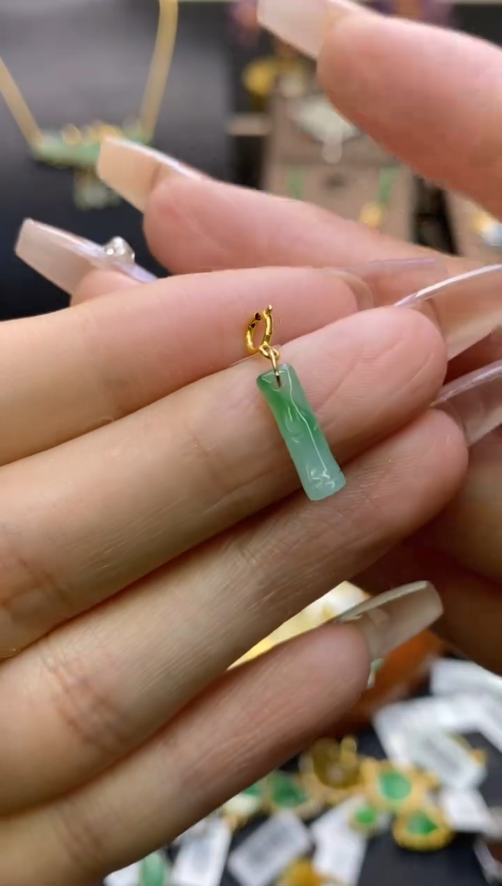 【闪购商品】翡翠颈饰18K金镶嵌净货12433