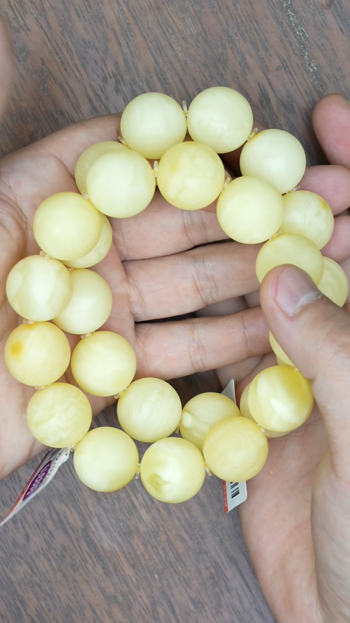 【闪购商品】琥珀裸石未镶嵌白蜡香珀手串多样性发其一