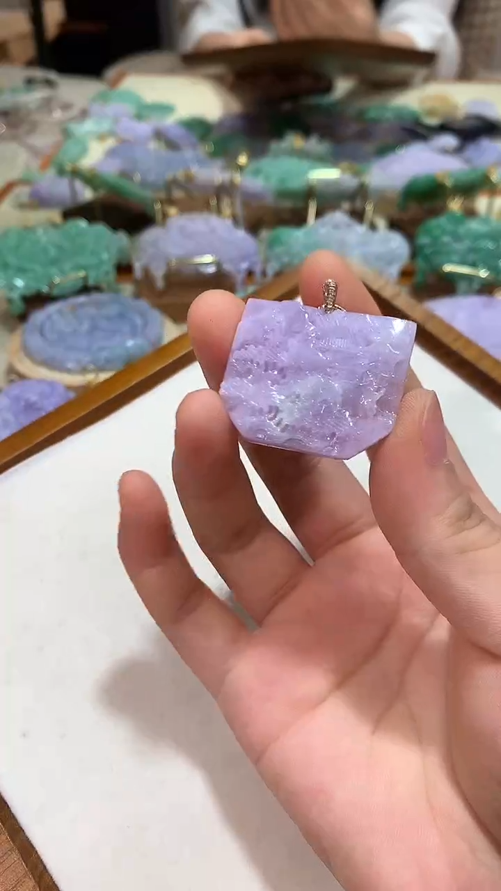 颈饰未镶嵌翡翠吊坠