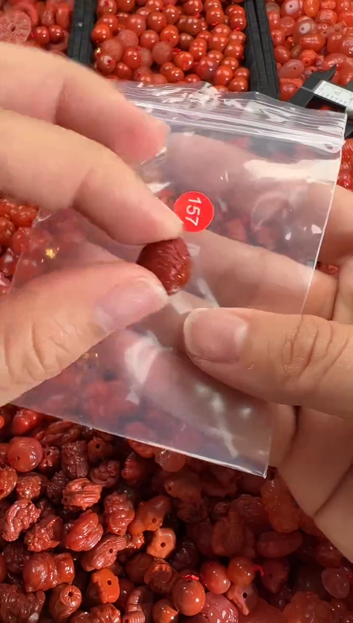 【闪购商品】南红玛瑙颈饰未镶嵌1