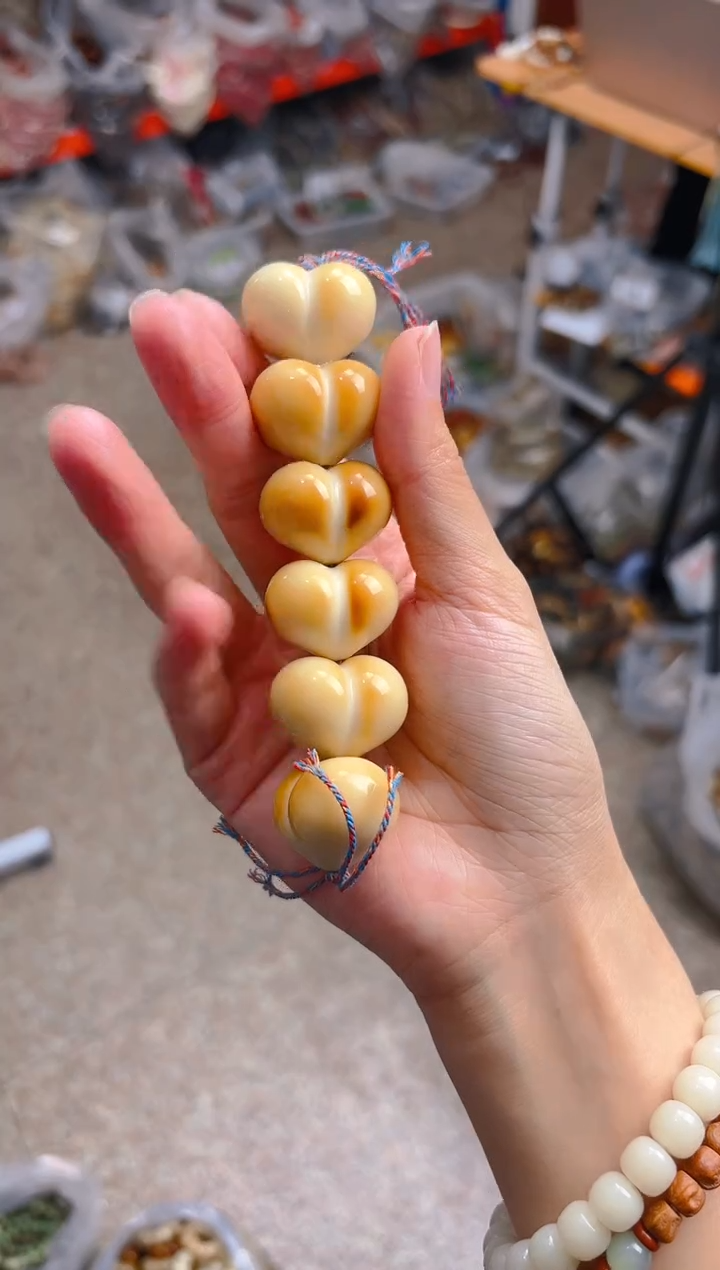 吊坠菩提根/象牙果新款光面屁桃棒棒糖