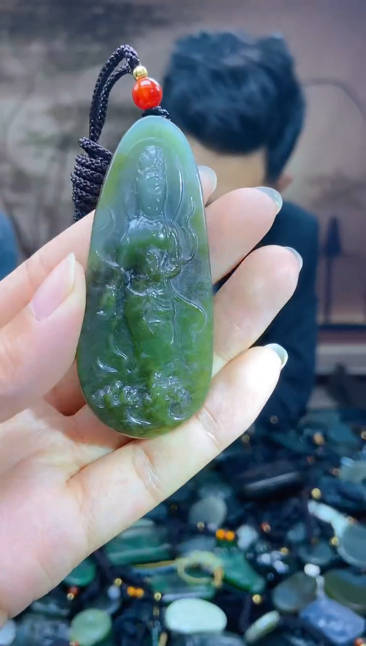 颈饰未镶嵌和田玉1