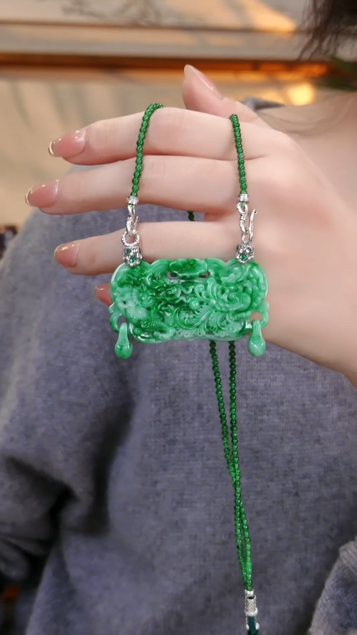 颈饰未镶嵌翡翠福**绵国风