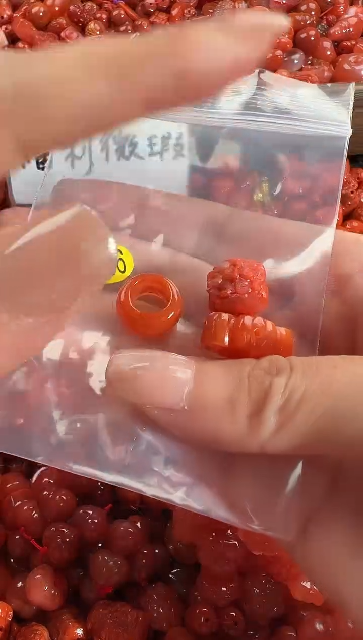 颈饰未镶嵌南红玛瑙1