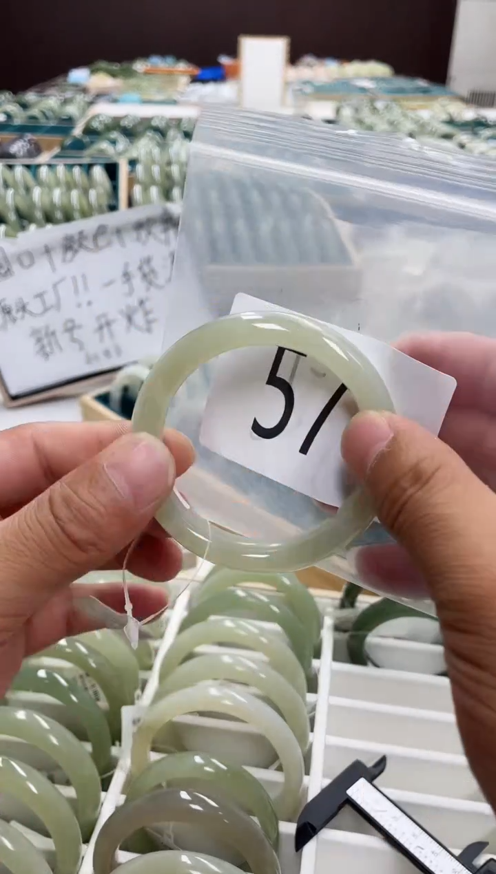 和田玉手镯未镶嵌和田玉手镯57圈57号