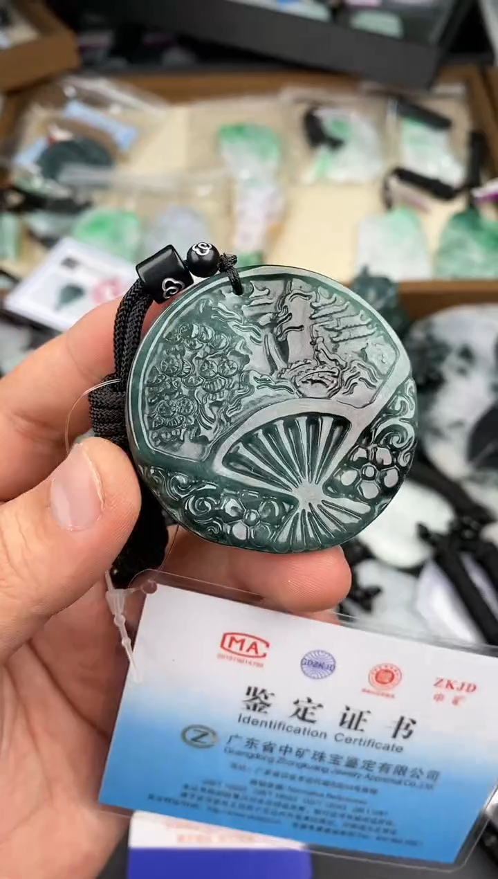 【闪购商品】翡翠颈饰未镶嵌  天然翡翠，一物一图