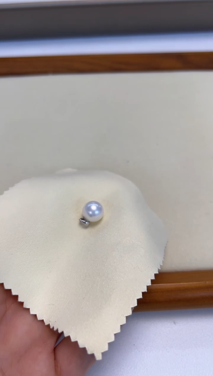 颈饰银S925镶嵌淡水珍珠11MM左右