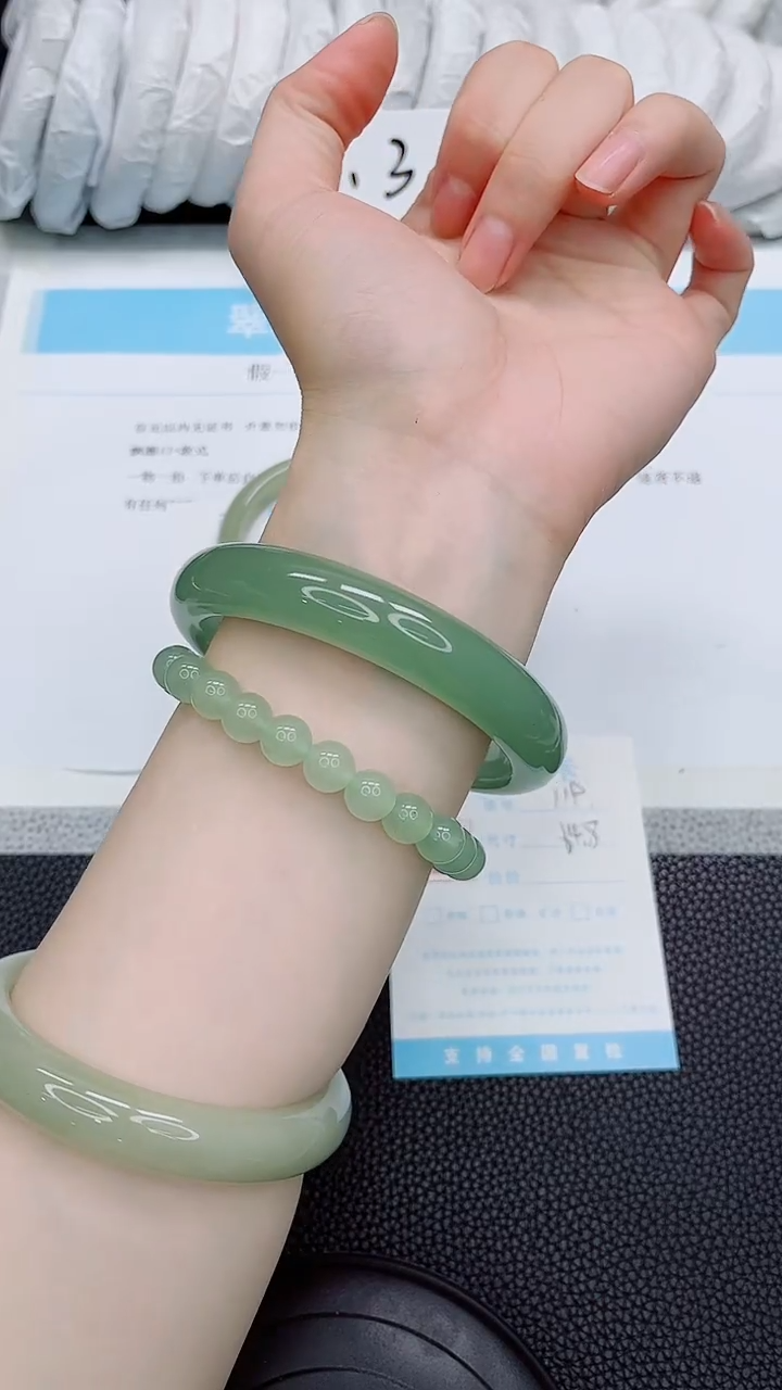 未镶嵌手镯石英质玉119-64.8