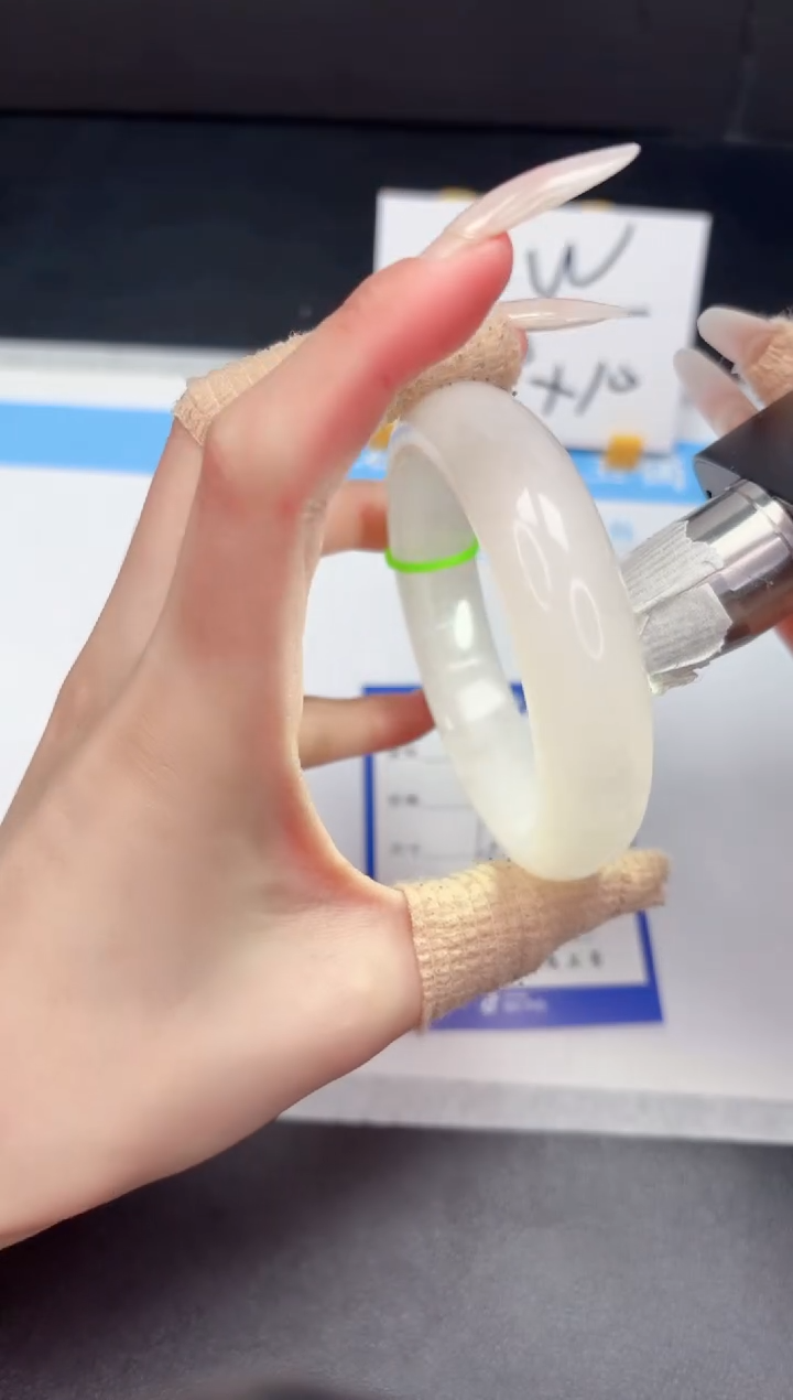 【闪购商品】和田玉手镯未镶嵌412-60.6