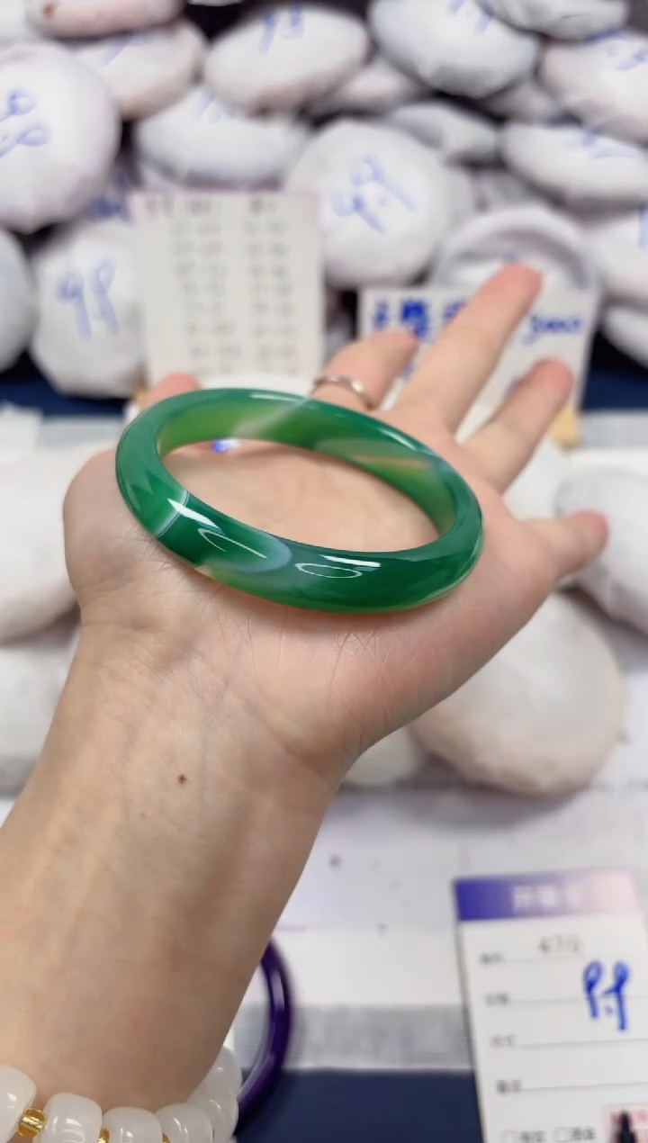 【闪购商品】石英质玉手镯未镶嵌470-玛瑙-圈口55