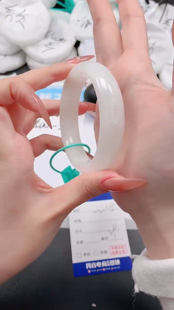 未镶嵌手镯和田玉30W115-59