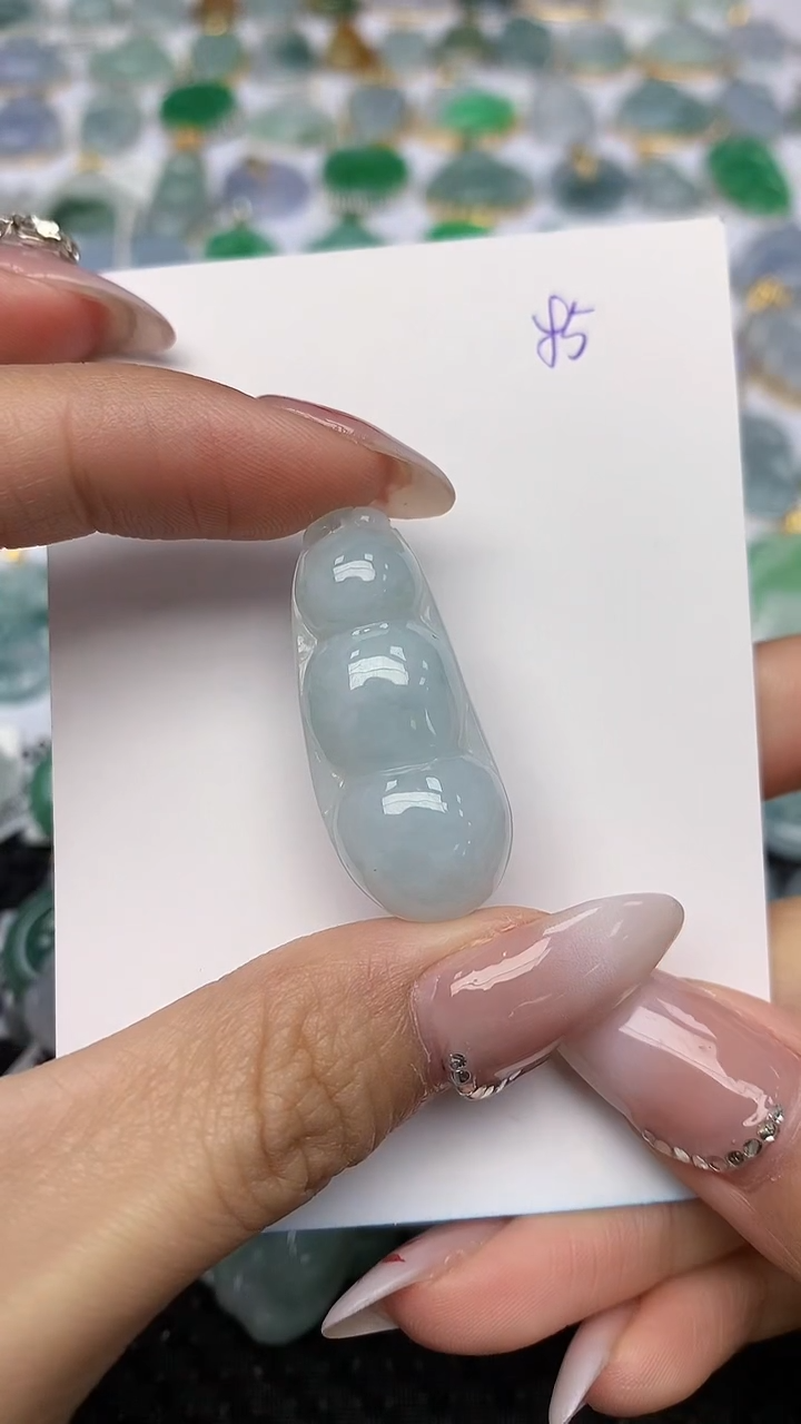 【闪购商品】翡翠颈饰未镶嵌天然翡翠A货