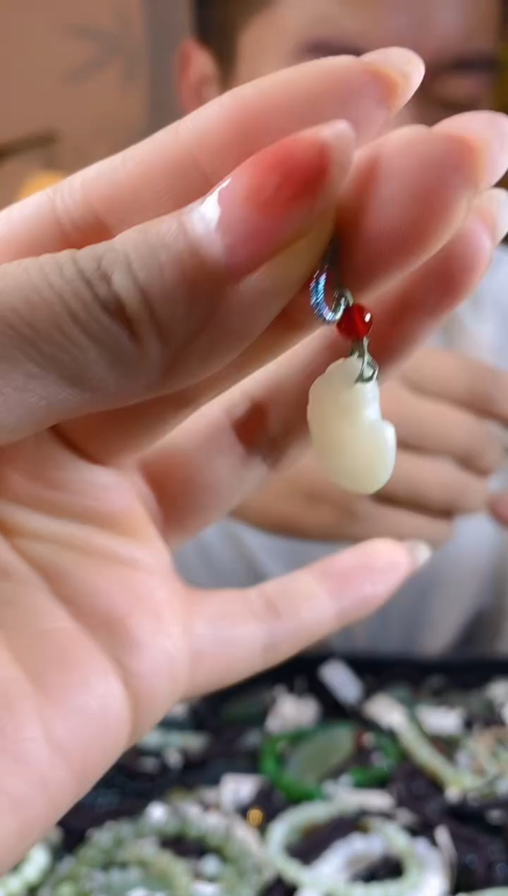 和田玉未镶嵌颈饰多样性发货，拍一发一