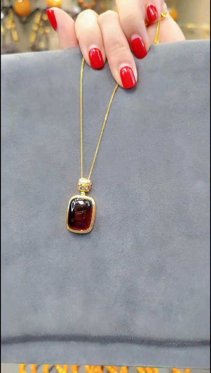 【闪购商品】血珀吊坠(赠链)银S925镀金镶嵌H503琥珀吊坠