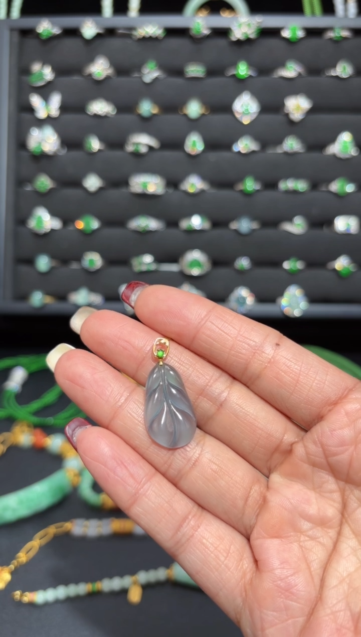 【闪购商品】翡翠颈饰18K金镶嵌叶子/支持复检/一件