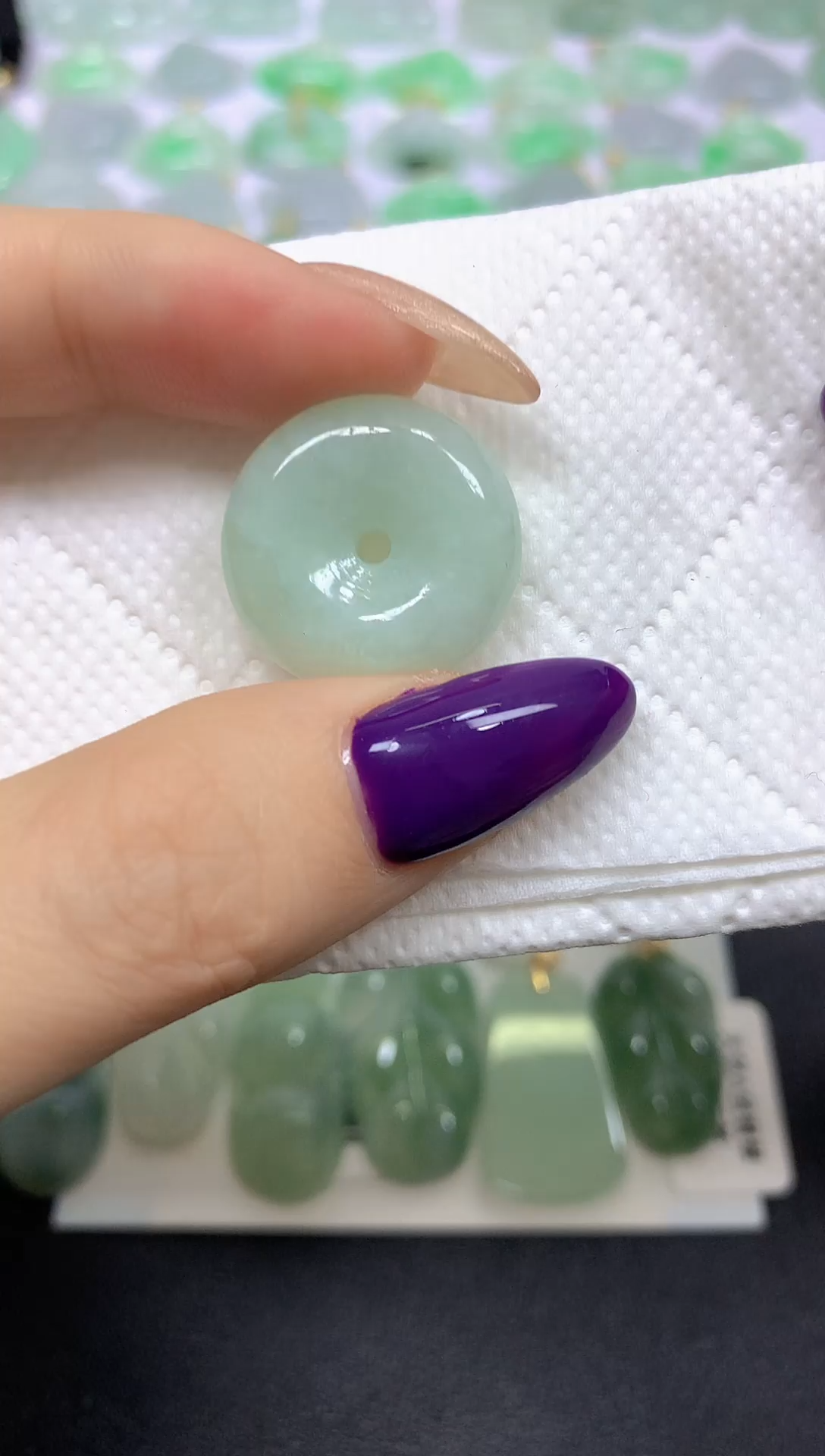 颈饰未镶嵌翡翠 