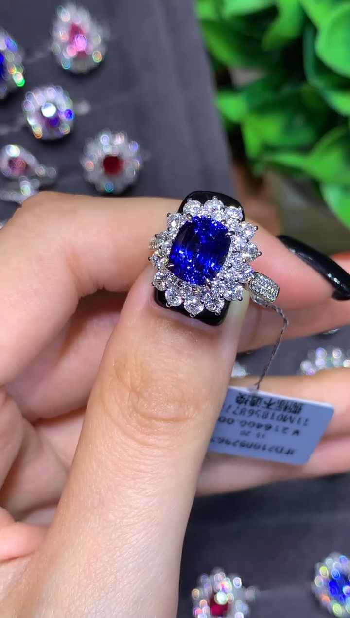 戒指蓝宝石18K金镶嵌3.29ct