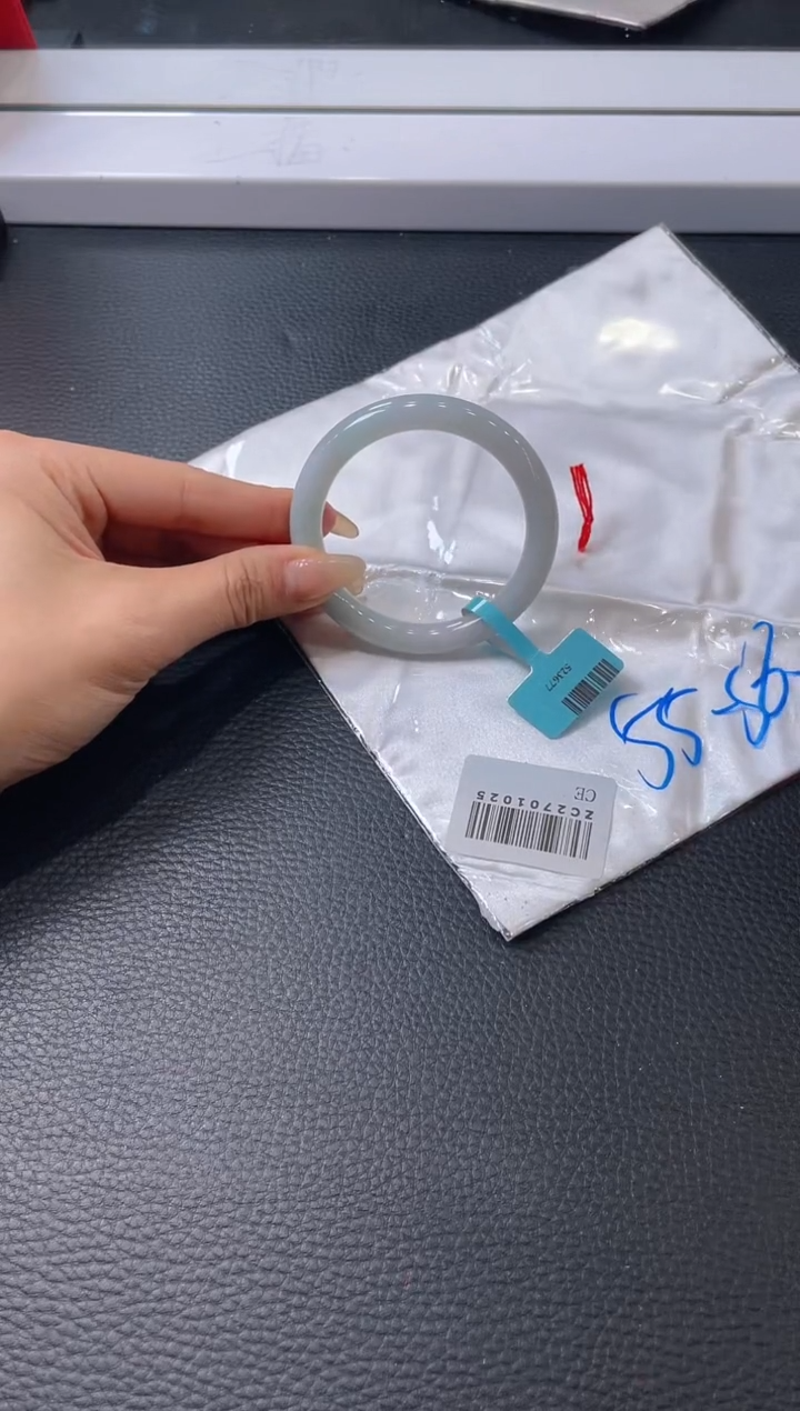 【闪购商品】翡翠手镯未镶嵌手镯