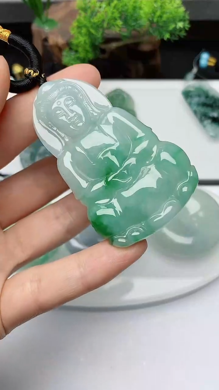 【闪购商品】翡翠颈饰未镶嵌