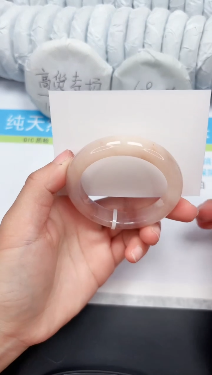 【闪购商品】石英质玉手镯未镶嵌129-52.4