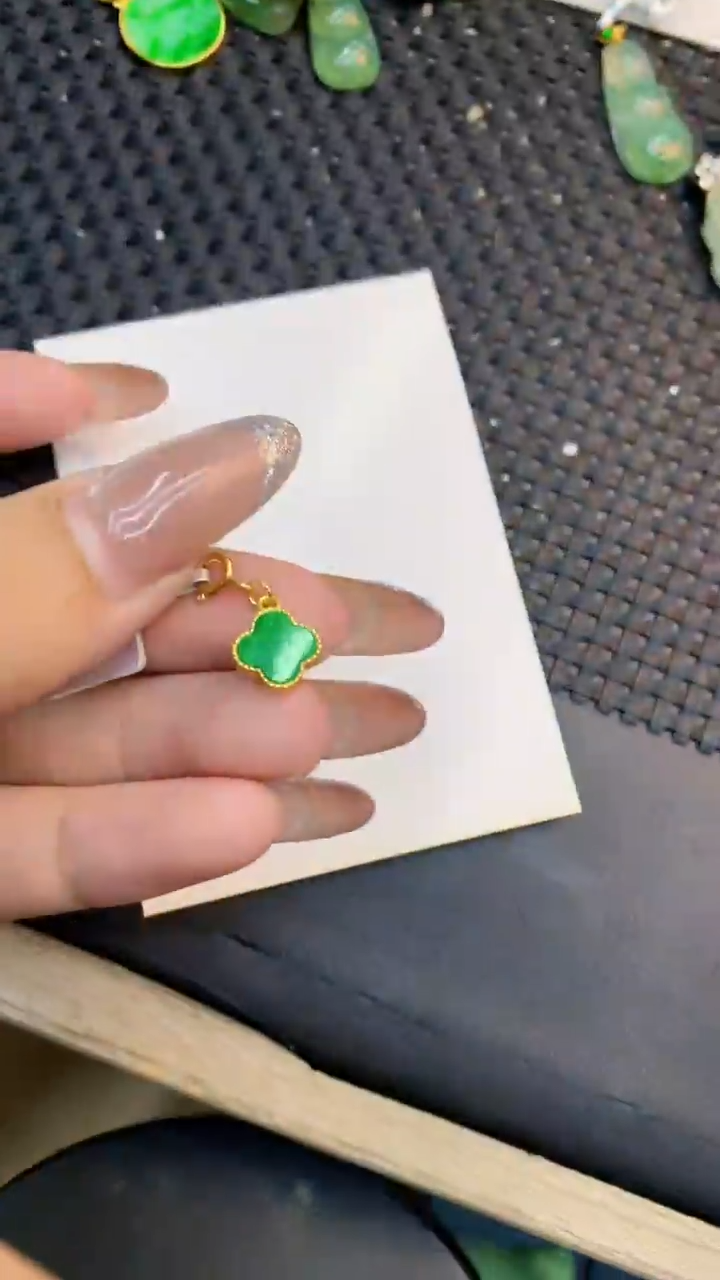 颈饰未镶嵌翡翠1