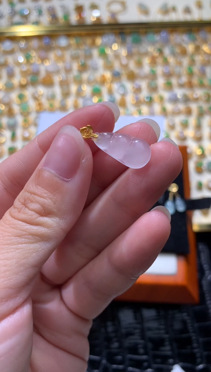 颈饰18K金镶嵌翡翠翡翠