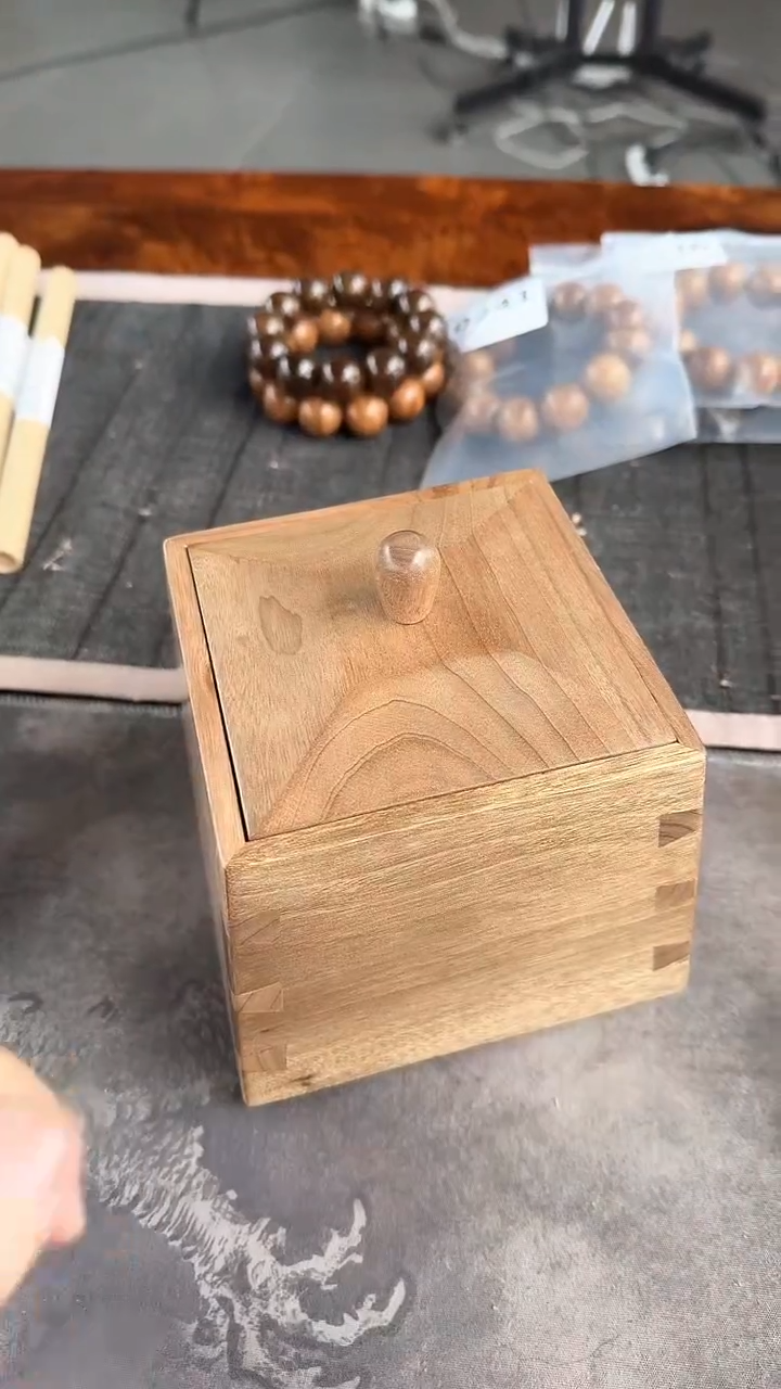 【闪购商品】金丝楠木雕拆房老料精工坚果盒